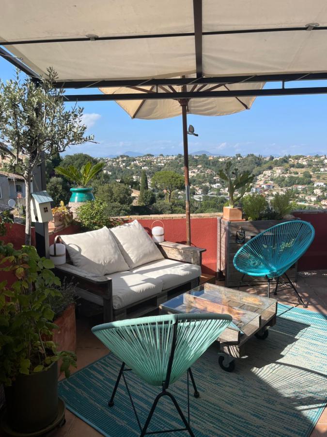 Bed & Breakfast Les Hauts De Cagnes Vue Mer Et Montagne Apartment Exterior photo